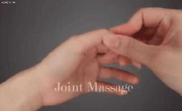 每天花5分鐘像「這樣子」按摩手掌，省了很多買藥錢！趕快學起來吧~~