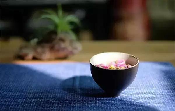 原諒我喜歡實話實說，不喜歡拐彎抹角