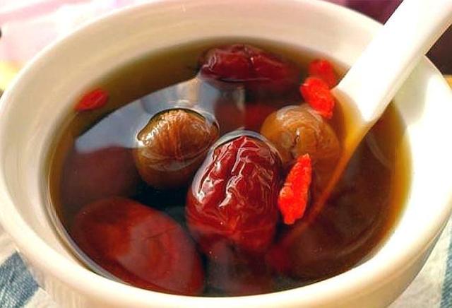 中醫上，氣血不足易衰老？多喝2碗湯 少吃2種肉 延緩衰老 