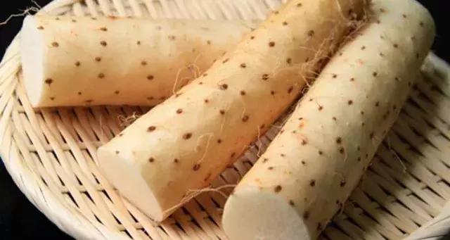 一定不要這樣喝水，會「毀掉」自己的腎，出現這種症狀表示腎臟受損