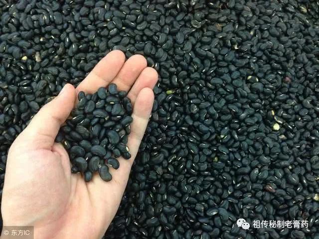紅糖+黑豆，是滑膜炎「救命藥」！2週不到，減少膝關節疼痛發炎，趕走腿腳麻木，人老腿腳好！
