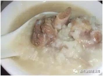 紅糖+黑豆，是滑膜炎「救命藥」！2週不到，減少膝關節疼痛發炎，趕走腿腳麻木，人老腿腳好！