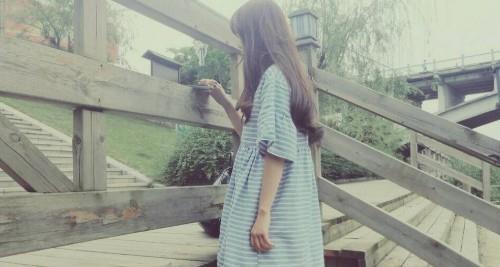 回婆家吃飯，發現碗里有蟲子，偷偷和婆婆換了碗，吃一口紅了眼