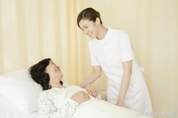 婆婆沒伺候兒媳月子，她生病兒媳不管，看到熟悉的身影，婆婆淚目