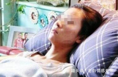 男子照顧植物人妻子八年，晚上監控拍下的那幕，讓人無法接受