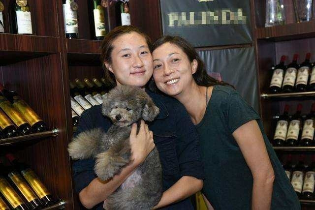 成龍女兒吳卓林再次驚動香港警方，曾因與吳綺莉鬧矛盾三次報警！