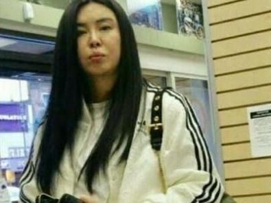 53歲王祖賢遇上56歲關之琳，一個自然老去，一個臉像打了膨脹劑！