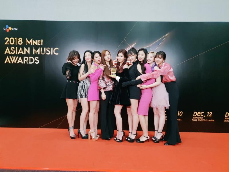 [TWICE][分享]181215 「欲戴皇冠必承其重」會變得越來越好的兔瓦斯的！