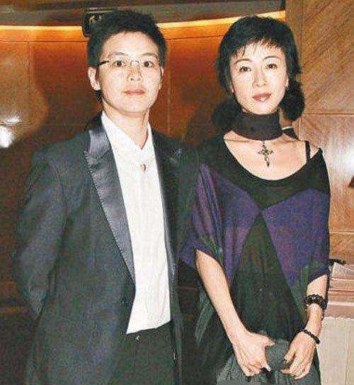 16歲昔日玉女當紅時拍片，如今48歲頑疾纏身無人娶！ 