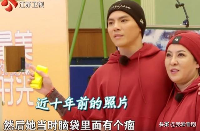向太18歲被親媽賣去舞廳鬧自殺，46歲得腦瘤向華強不離不棄