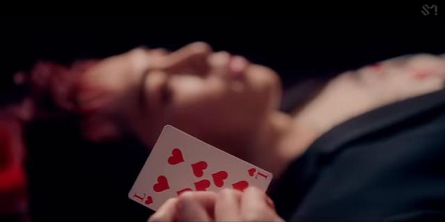 EXO《Love Shot》MV三大懸念：撲克牌L，吳世勛的玫瑰，水晶搶
