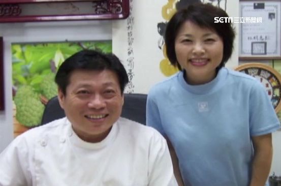 法醫高大成「難得放閃日籍嬌妻」大讚：她沒有缺點　外表超清秀「看不出62歲」網友直呼好幸福