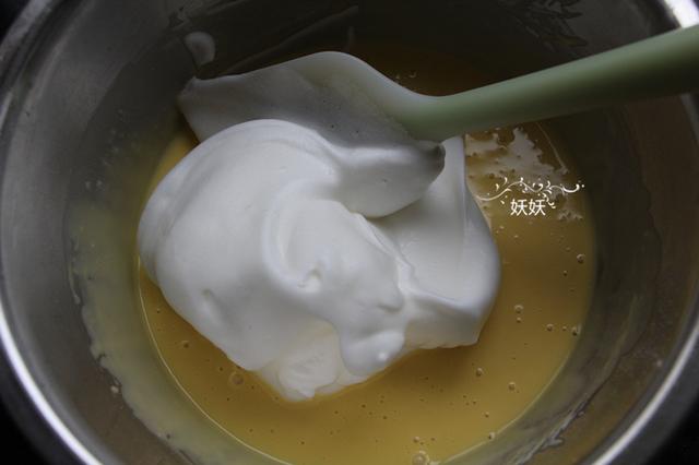 隨便折騰也不開裂的蛋糕卷，組織細膩蓬鬆，比蛋糕節省一大半時間