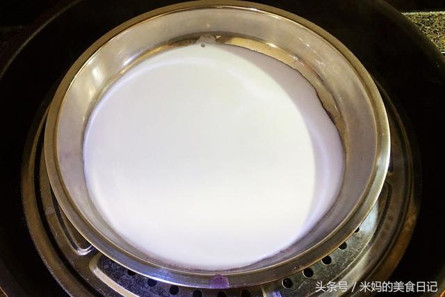紫薯千層糕做法太簡單了，攪一攪，蒸一蒸，爽口彈牙又營養健康
