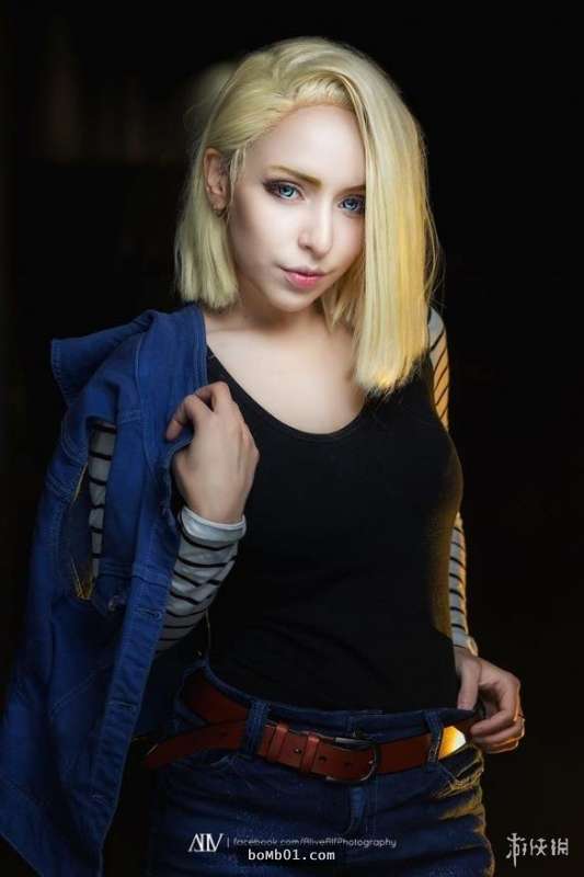 神還原「人造人18號」！外國正妹的Cosplay作品幾乎沒人可以超越，第六張開始露出胸器…
