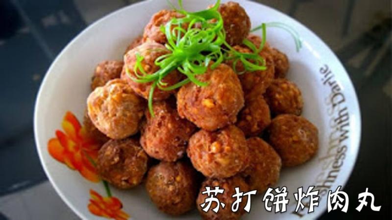 一包蘇打餅就可以做出各種料理，肉丸和蛋糕，全都搞得定！超簡易料理，超Yummy！ 