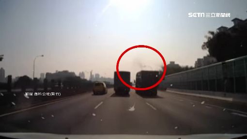 國道驚魂！擋風玻璃突遭水泥噴濺　駕駛視線霧煞煞急換車道 