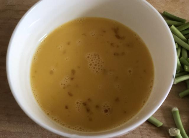 土豆不要炒著吃了，這樣簡單一做，主食和菜都有了，全家搶著吃！