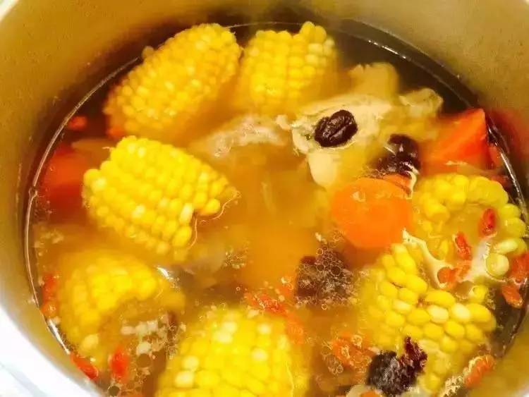 如何把玉米煮的又香又甜？吃剩的玉米要怎樣煮？來教你幾款玉米做法！！
