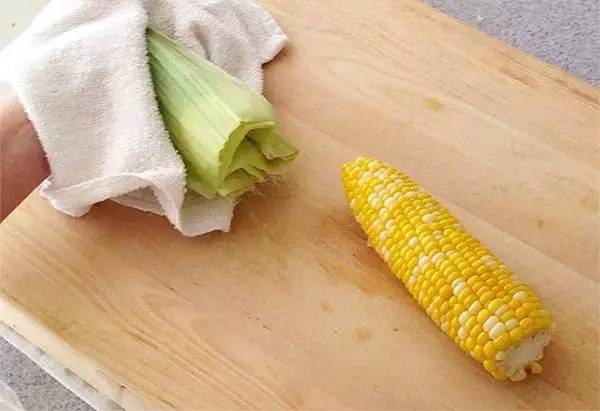 如何把玉米煮的又香又甜？吃剩的玉米要怎樣煮？來教你幾款玉米做法！！