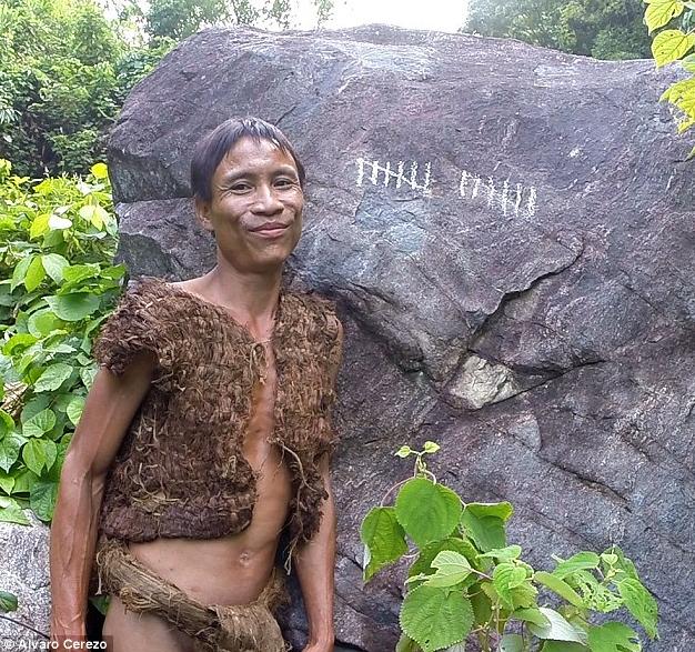 真實版「泰山」！他從小被帶到「叢林生活41年」，第一次「看到女人」嚇了一大跳！