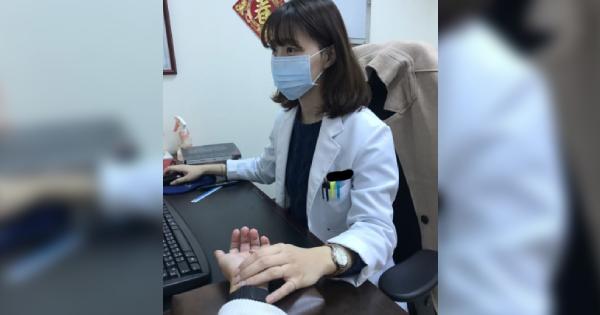 正妹中醫師，白嫩玉手幫把脈，網友暴動啦！