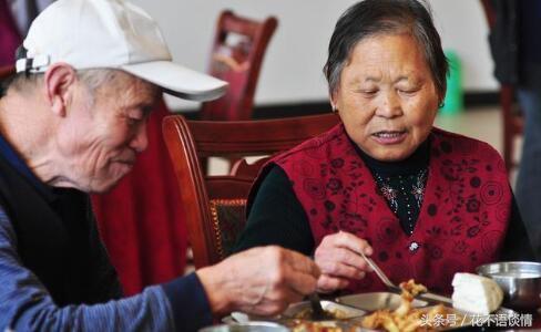 結婚三年，妻子沒懷孕，丈夫離婚娶了他人，一年後見面男子後悔了