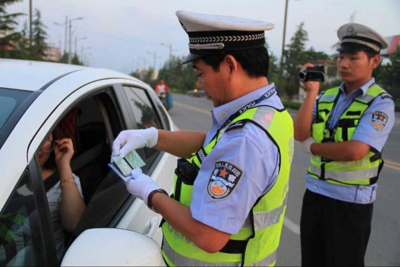 考車考了9次好不容易pass了！結果不到兩小時Lesen卻被吊銷了？!