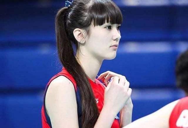 排球美少女「奇蹟天使變網紅臉」 詭異厚唇讓粉絲：還我清純妹子 