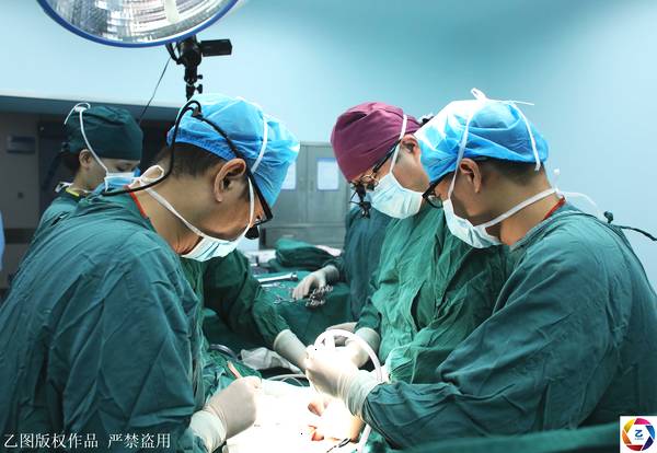 29歲婷婷，年輕媽媽生下寶寶再也沒睜開眼睛，家人含淚捐器官，讓5人獲新生 