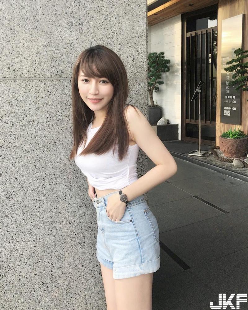倫敦大學正妹「媛仔」身材超好，不管穿什麼都超緊繃！ 
