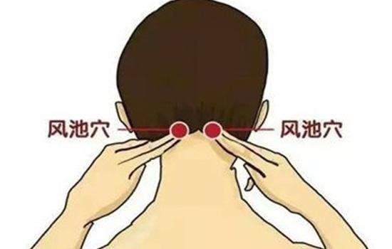 做不了這3個動作的人，你的頸椎病已經傷到肩，再不注意就危險了