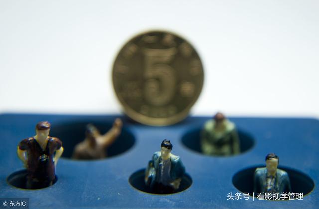 立身靠信，立業靠勤，立世靠才，立功靠拼