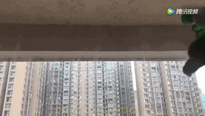 把牙膏抹在鑰匙上，太實用了，學會了能省下不少錢，趕緊試一試