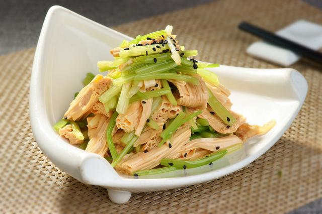 吃「剩飯剩菜」會致腫瘤？學會這1招，徹底遠離「癌症」這兩個字
