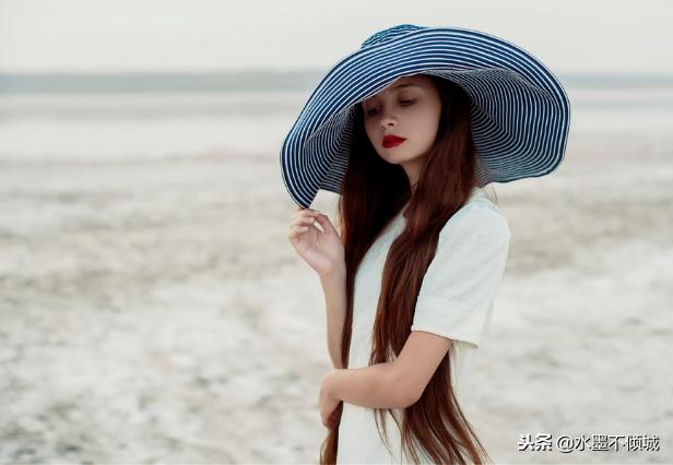 男人回歸家庭，小三兒不甘心，第二次插足，被男人母親打落牙齒