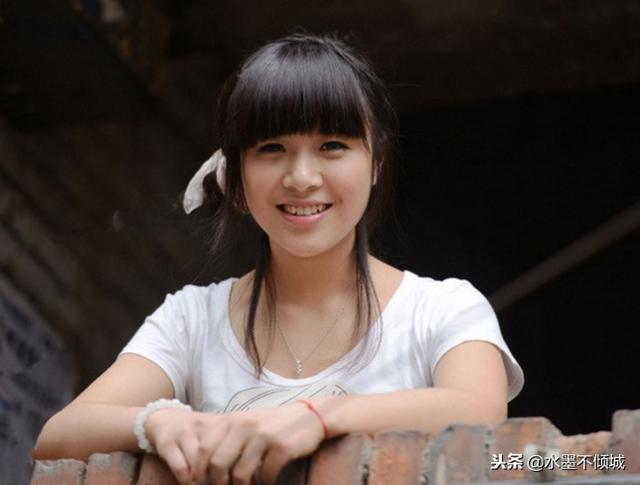 妻子外出打工，丈夫在家與人同居，被發現後罵妻子不體諒他的苦衷