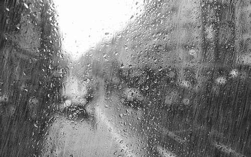下雨天了，我好想你.....
