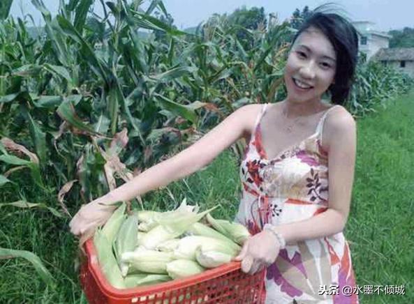 她嫁給了一個智障男人，卻笑著說自己很幸福