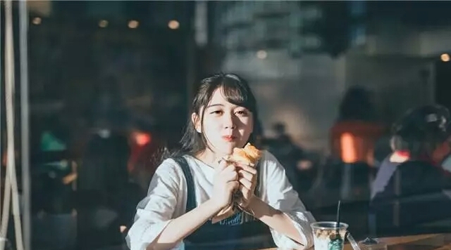 娶了個離過婚的女人，我就像撿到寶一樣幸運