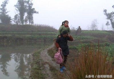 春節和媳婦一起回老家接媽媽，到家就給她一巴掌，不想過可以滾