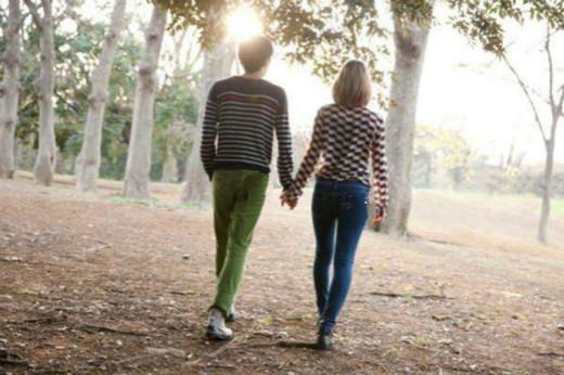 我借30萬給小叔子創業，5年後小叔子還錢，婆婆說：一家人不用還