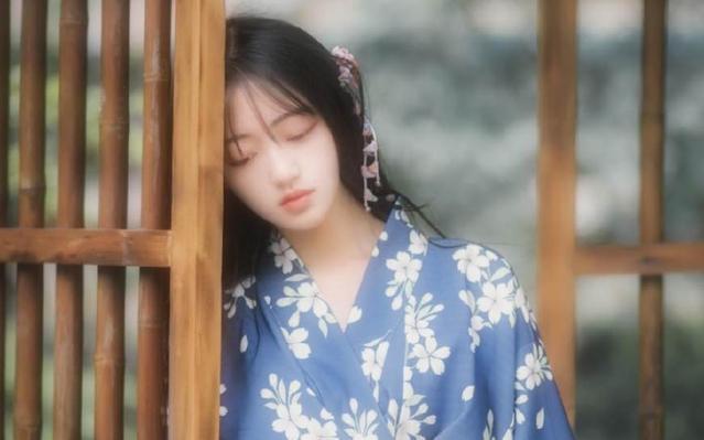丈夫離婚，情人穿著名牌上門挑釁，進了前妻臥室，如遭雷擊