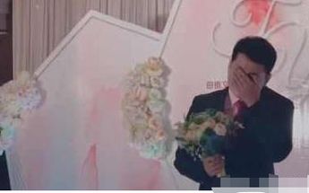 新婚夜兒媳婦大笑，兒子卻尖叫救命，俺跑進婚房，指責兒子沒人性