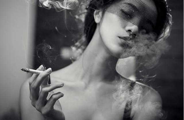 所有的堅持，不過是因為不甘心！