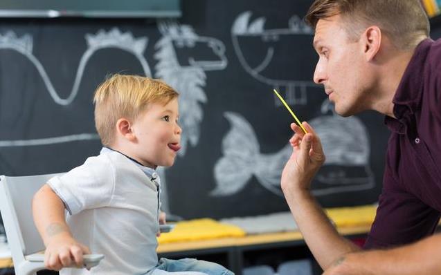 孩子唱反調，其實是想要「父母多陪他」