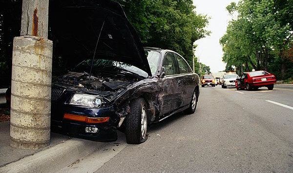 老公救個出車禍的人，三天後門口停輛豪車，見車上來人，俺逃跑