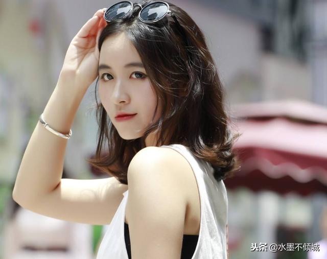 她離婚後一次都沒回去看過兒子，15年後回去送錢，前夫拒絕了
