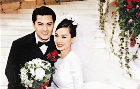 從身無分文到5億女富豪，給內地捐了54所學校，如今卻靠輪椅代步！