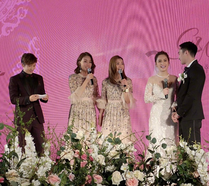 【阿嬌婚宴最搶鏡的來賓】Deep V開得比新娘深，中門大開到肚臍，網友：好性感啊!
